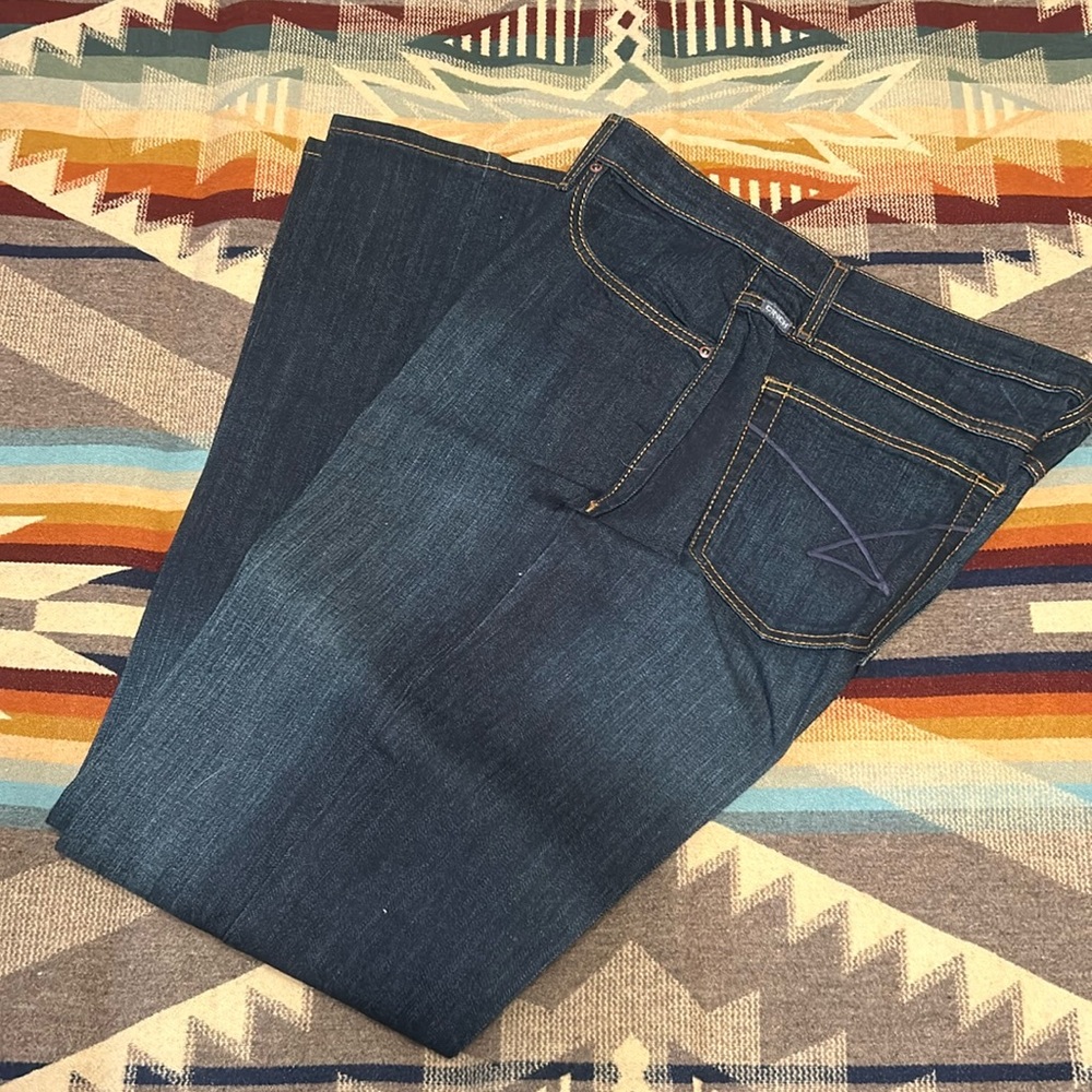 CINCH Jenna- NWOT- Starched- 33/15 Long